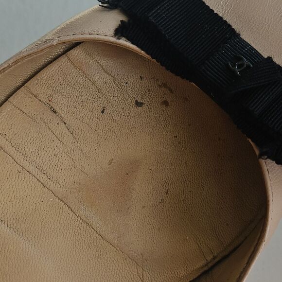 CHANEL Beige Women's Flats with Black Bow - Picture 11 of 12